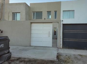 Departamento · 104m² · 4 Ambientes · 1 Cochera · Duplex a Estrenar en Venta | 3 Dorm. + 3 Baños | Barrio Don Lucaks - Plottier