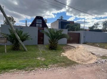 Quinta vacacional · 75m² · 3 Ambientes · 1 Cochera · Casa 3 Ambientes en Venta en Francisco Álvarez