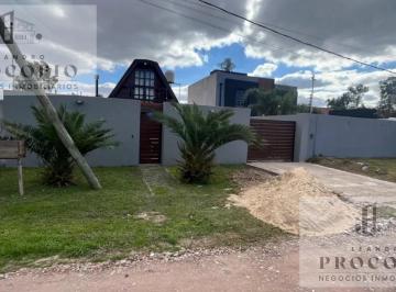 Quinta vacacional · 75m² · 3 Ambientes · 1 Cochera · Casa 3 Ambientes en Venta en Francisco Álvarez