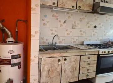 Departamento de 4 ambientes, La Matanza · Amplio Departamento 4 Ambientes en Ramos Mejía - 1° Piso por Escalera