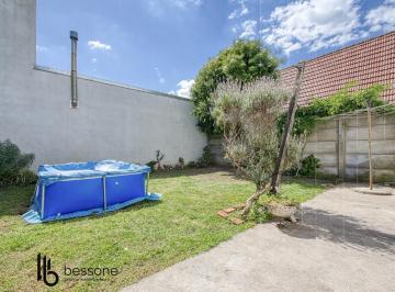 PH · 180m² · 4 Ambientes · PH Al Frente Completamente Independiente en San Cayetano