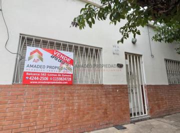 Casa · 106m² · 3 Ambientes · Amplio PH Tipo Casa 3 Amb Al Frente con Patio. Apto Credito. Muy Buena Ubicacion: Cangallo 1531, Tem