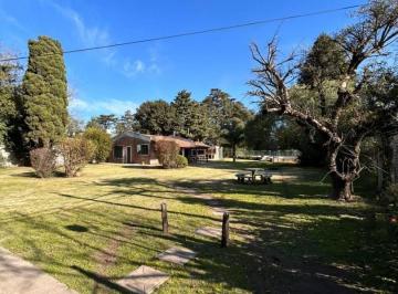 Quinta vacacional · 117m² · 7 Ambientes · 1 Cochera · Casa Quinta en Venta