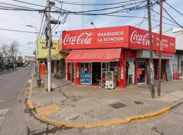 Local comercial de 1 ambiente, Esteban Echeverría · Local en Esquina Sobre Av Principal Frente a La Estación