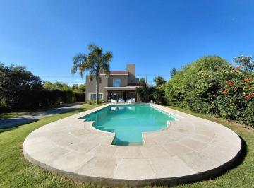 Casa · 380m² · 8 Ambientes · 2 Cocheras · Venta Casa 3 Dorm. Barrio Residencial Rural
