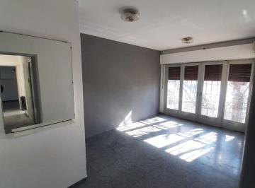 Departamento · 70m² · 4 Ambientes · Departamento Calle Rivadavia Ciudad