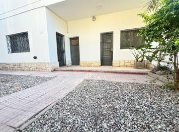 Casa · 100m² · 4 Ambientes · Frente Al Shopping Nuevocentro