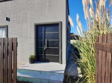 Casa · 105m² · 4 Ambientes · 1 Cochera · Casa en Venta Barrio Arbolada de Pilar