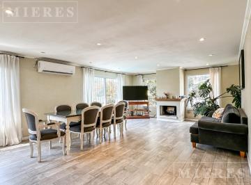 Casa · 190m² · 4 Ambientes · 1 Cochera · PH Local Comercial en Venta en Av Italia