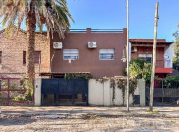 Casa · 210m² · 6 Ambientes · 1 Cochera · Casa en Venta en San Fernando!