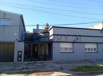 Casa · 162m² · 3 Dormitorios · 1 Cochera · Venta en Bloque: Casa y Departamento