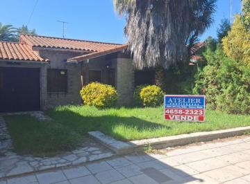 Casa de 3 ambientes, Morón · Casa Sobre Hermoso Lote Propio de 10 X 31 M/ Chalet Clásico/ Villa Sarmiento