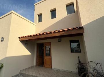 Casa · 162m² · 5 Ambientes · 2 Cocheras · Venta Casa 5 Ambientes con Piscina en Barrio Cerrado Los Juncos - Luján