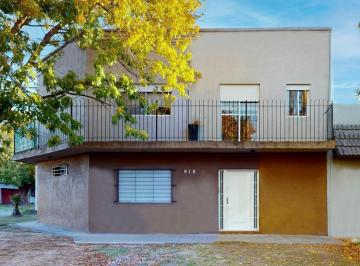 Casa · 160m² · 4 Ambientes · 1 Cochera · Casa en Venta en La Plata