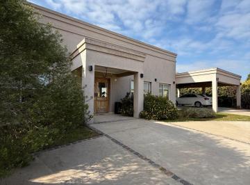 Casa · 2000m² · 5 Ambientes · 1 Cochera · Casa en San Roque