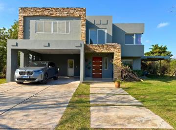 Casa · 255m² · 5 Ambientes · 4 Cocheras · Casa en Venta en Barrio San Isidro Labrador, Villanueva, Tigre
