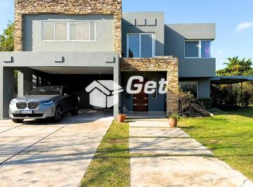 Casa · 255m² · 5 Ambientes · 4 Cocheras · Casa en Venta en Barrio San Isidro Labrador, Villanueva, Tigre