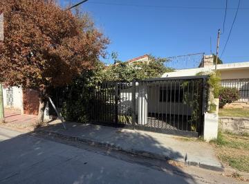 Casa · 180m² · 8 Ambientes · 1 Cochera · Casa en Venta B° Maipu Apta Credito. 3 Dorm., Cocina y Cochera