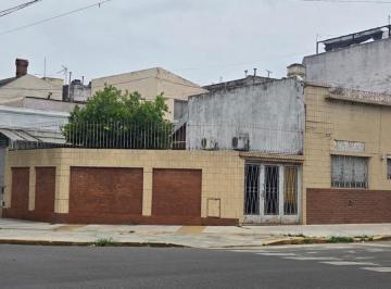 Casa · 94m² · 4 Ambientes · 1 Cochera · Casa en Velez Sarsfield