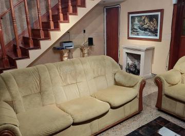 Casa de 5 ambientes, Pompeya · Casa en Duplex,4 Ambientes Más Dependencia, Garaje Para 3 Autos.