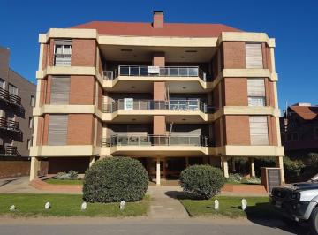 Departamento · 95m² · 4 Ambientes · 1 Cochera · Departamento en Golf Viejo