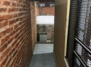 PH de 2 ambientes, Lomas de Zamora · PH 2 Ambientes Sin Expensas en Alquiler en Banfield