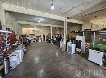 Bodega-Galpón · 166m² · 1 Ambiente · Venta Local en Sarandi