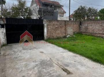 Bodega-Galpón · 150m² · Deposito Amplio, Ubicado en Lamadrid 2448, Lomas de Zamora