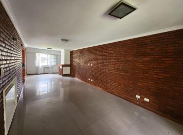 Casa · 280m² · 9 Ambientes · 2 Cocheras · Excelente Casa con Amplio Jardín y Pileta en Fisherton Tradicional.