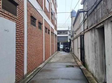 Bodega-Galpón · 200m² · Galpon Ideal Para Taller en Lomas de Zamora