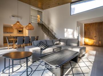 Casa · 223m² · 6 Ambientes · 2 Cocheras · Casa en Venta Barrio Pioneros en Pinamar