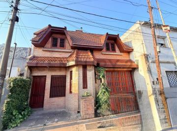 Casa · 177m² · 5 Ambientes · 1 Cochera · Venta Casa 5 Ambientes con Cochera Villa Sarmiento Apto Credito