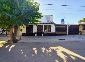 Casa · 187m² · 8 Ambientes · 2 Cocheras · Casa en Venta Bº Santa Rita