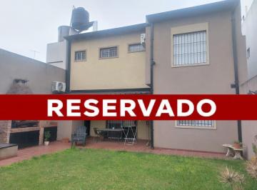 Casa · 180m² · 4 Ambientes · Venta Casa 4 Ambientes Jardin Garage Apto Credito