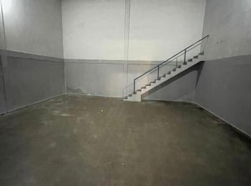 Bodega-Galpón · 350m² · 5 Ambientes · Galpón en Alquiler