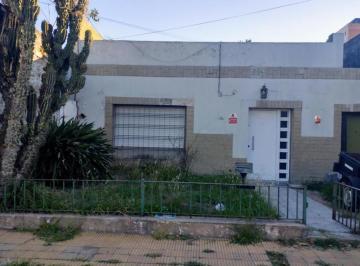 Casa · 100ha · 4 Ambientes · 1 Cochera · Casa 3 Ambientes a Refaccionar o Lote Para Constructor