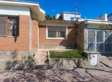 Casa · 262m² · 3 Dormitorios · 1 Cochera · Casa en Villa Hipodromo