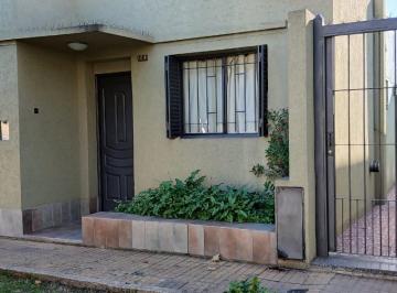 Casa · 79m² · 6 Ambientes · Casa/ph en Venta 73 E/ 16 y 17