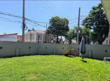 Casa · 190m² · 4 Ambientes · 1 Cochera · Casa en Villa Adelina