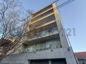 Departamento · 70m² · 3 Ambientes · 1 Cochera · Venta Departamento 3 Ambientes Al Contra Frente Guemes