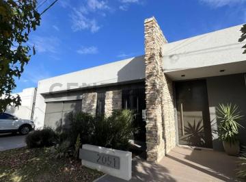 Casa · 320m² · 6 Ambientes · 2 Cocheras · Casa en Venta en Rafaela