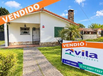 VLA-VLA-2322_2 · Venta Casa 3 Ambientes Parquizado Rotonda Circ 1 Secc 2 Muy Linda Ciudad Evita