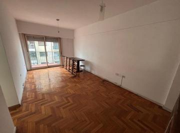 Departamento · 70m² · 4 Ambientes · 1 Cochera · Depto de 4 Amb. con Cochera - San Martin Centro