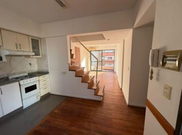 Departamento · 60m² · 4 Ambientes · Departamento Duplex en Colegiales Sin Amoblar