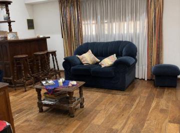 Casa · 182m² · 3 Ambientes · 1 Cochera · Venta Casa 3 Amb/cochera/patio. San Justo
