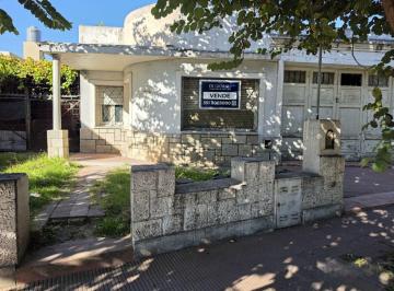 Casa de 5 ambientes, Córdoba · A Reciclar! Gran Terreno y Muchas Posibilidades