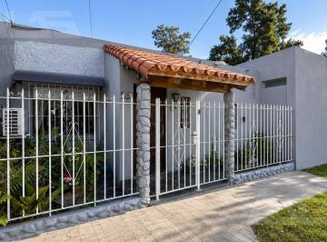 Casa · 105m² · 4 Ambientes · 2 Cocheras · Casa | 4 Ambientes | Parrilla | Una Planta | Cochera | Villa Udaondo