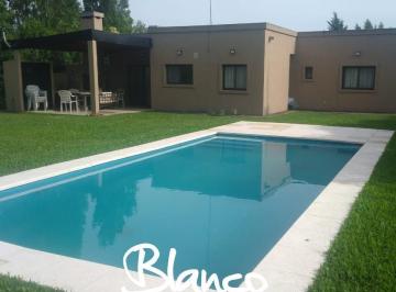 Casa · 150m² · 4 Ambientes · 1 Cochera · Casa en Alquiler en San Marco, Villanueva, Tigre