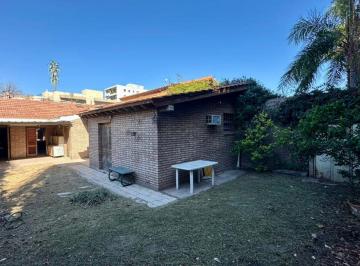 Casa · 153m² · 5 Ambientes · 2 Cocheras · Venta Casa con Jardin en Barrio Bombal Godoy Cruz
