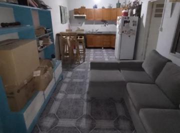 Casa · 181m² · 10 Ambientes · Casa Multifamiliar en Venta - 6 Dorm. 4 Baños - 209 m² - Merlo